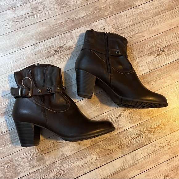 💚Napa Flex by David Tate NWT brown ankle boots - Picture 2 of 10